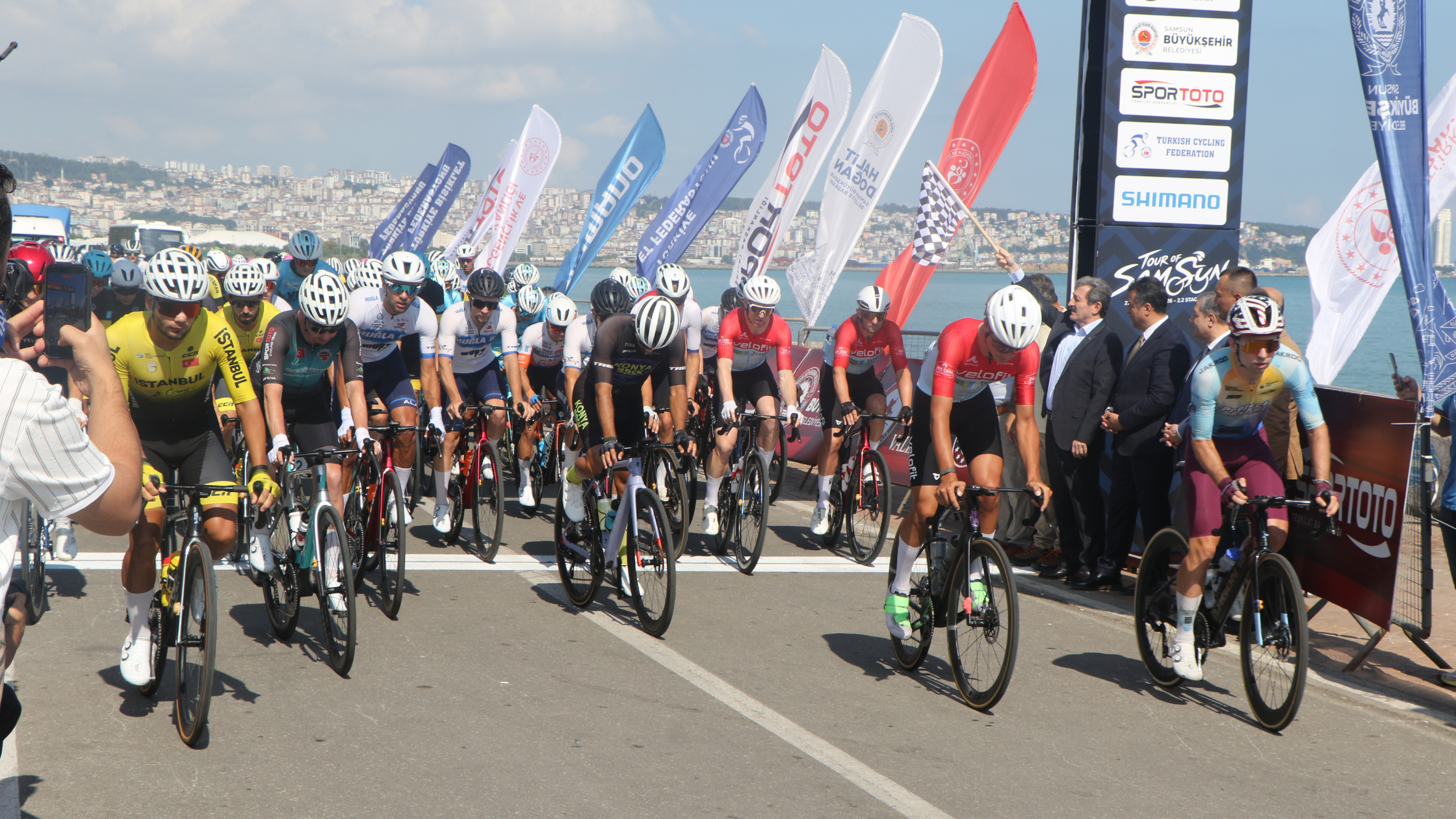 TOUR OF SAMSUN 2026 BAŞLADI: 23 ÜLKEDEN 107 SPORCU PEDAL ÇEVİRİYOR