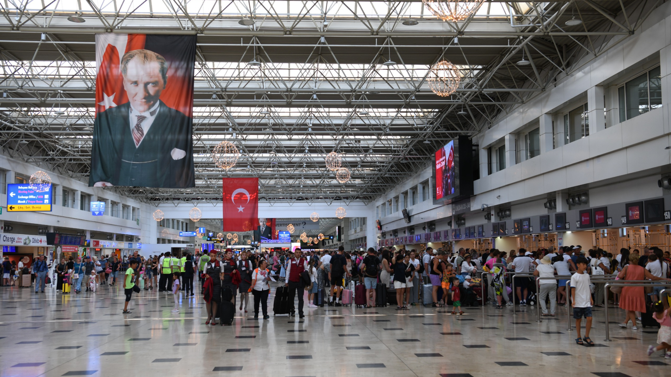 HAVALİMANLARINDA 8 AYDA 167 MİLYON YOLCU AĞIRLANDI