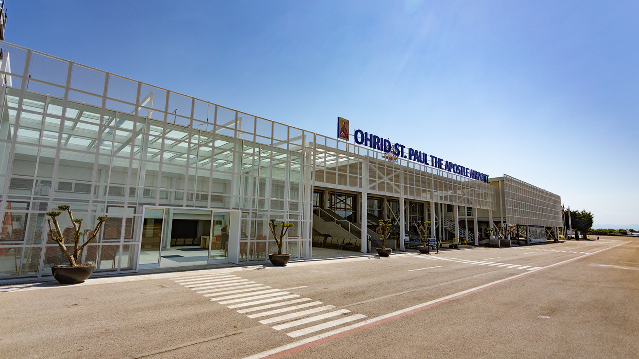 TAV’DAN KUZEY MAKEDONYA’YA 2,7 MİLYON AVROLUK YATIRIM: OHRİD HAVALİMANI YENİLENDİ