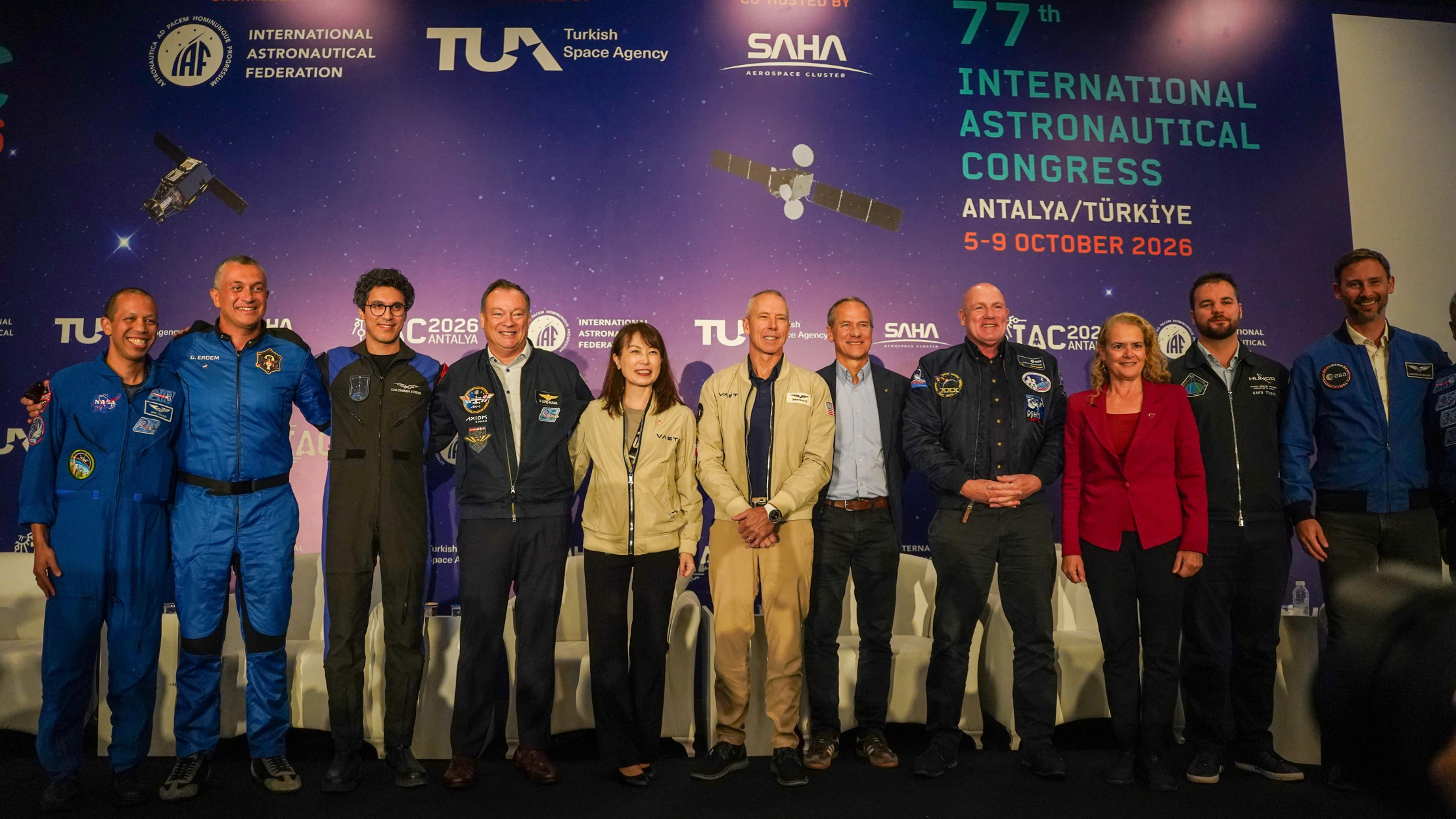 TURİZMİN BAŞKENTİNDE ASTRONOTLAR UZAY YOLCULUĞUNU ANLATTI