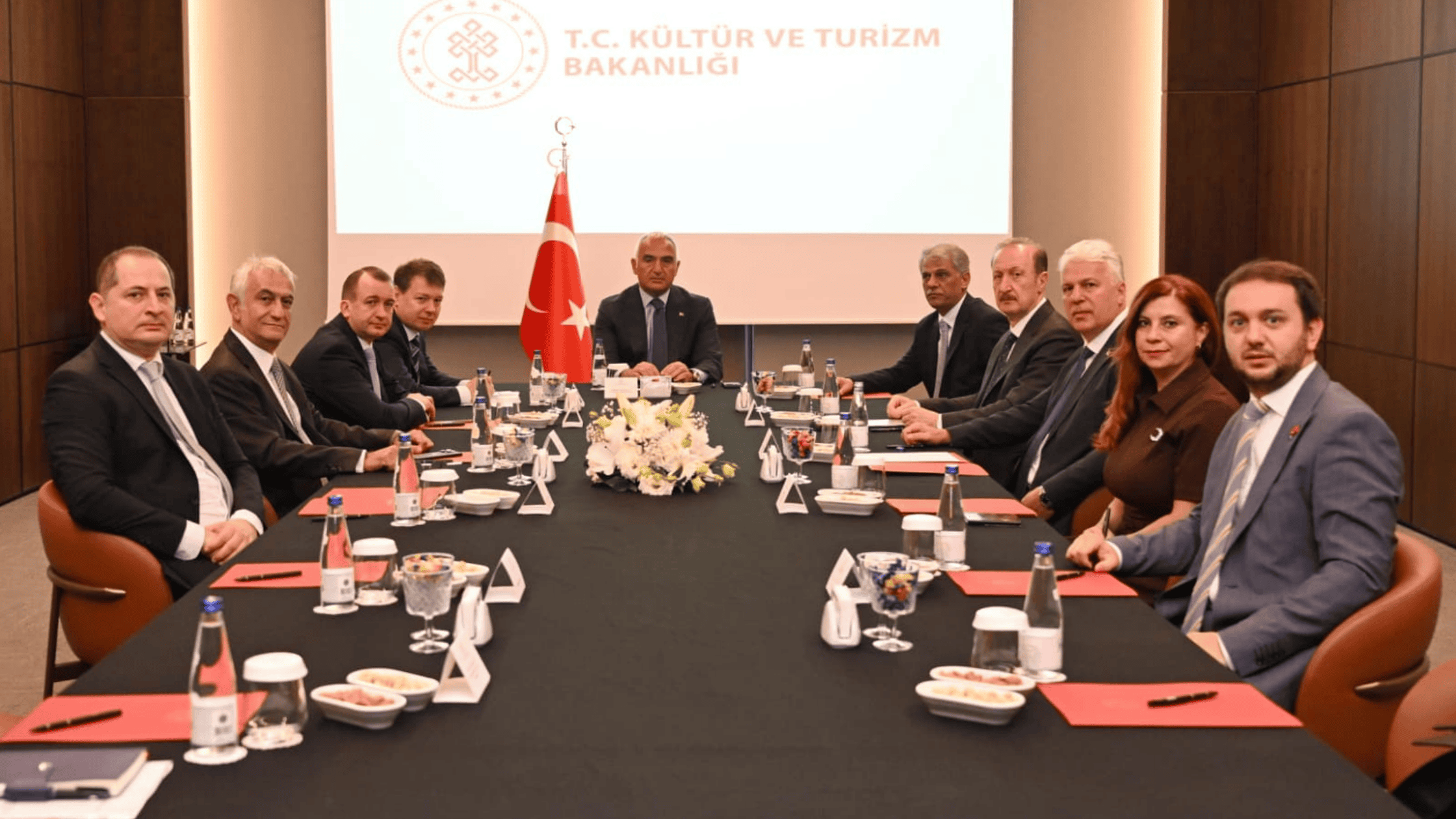 KÜLTÜR VE TURİZM BAKANLIĞI İLE RUS HEYET ANTALYA’DA BİR ARAYA GELDİ