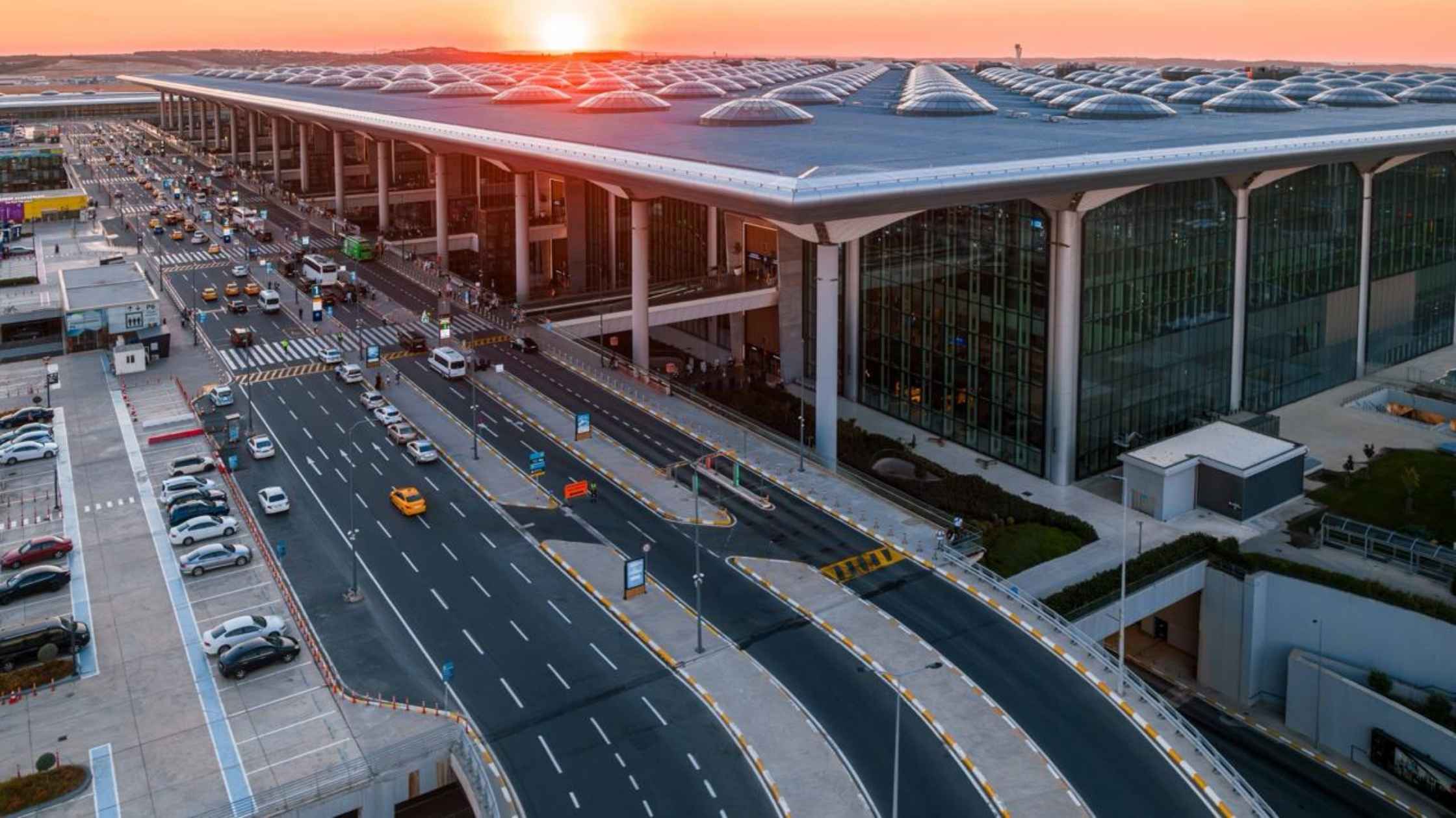 İGA İSTANBUL DÜNYANIN EN İYİ HAVALİMANI SEÇİLDİ