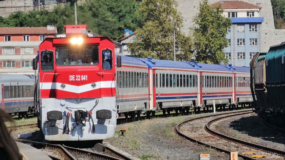 Turistik Karaelmas Ekspresi ikinci seferiyle Zonguldak’a ulaştı
