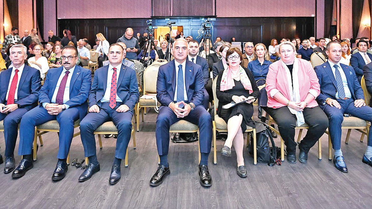 900 binden fazla eser sınır dışına çıkmadan kurtarıldı
