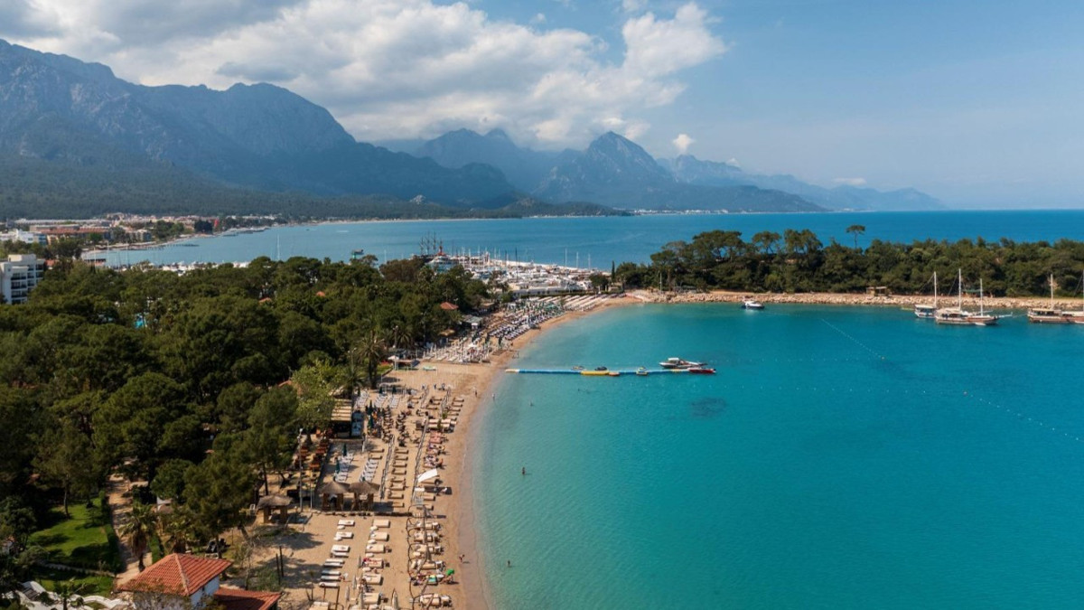 Antalya'ya turist akını: 14 milyon yabancı ziyaretçi ağırlandı