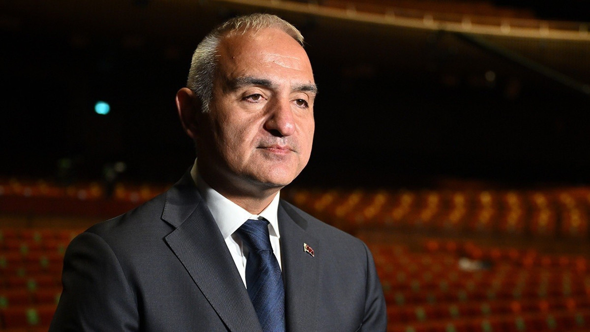 Türkiye’nin turizm başarısına uluslararası ödül: Bakan Ersoy’a WTTC’den liderlik ödülü