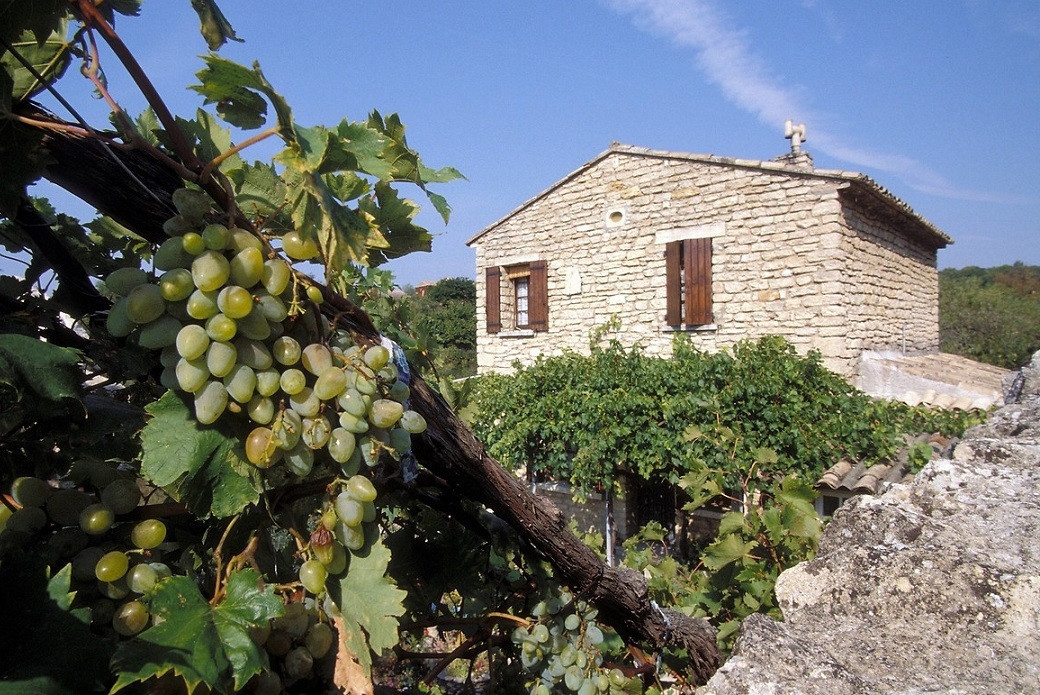 Yüzlerce yıllık dokusunu sıkı kurallarla koruyan Gordes Köyü