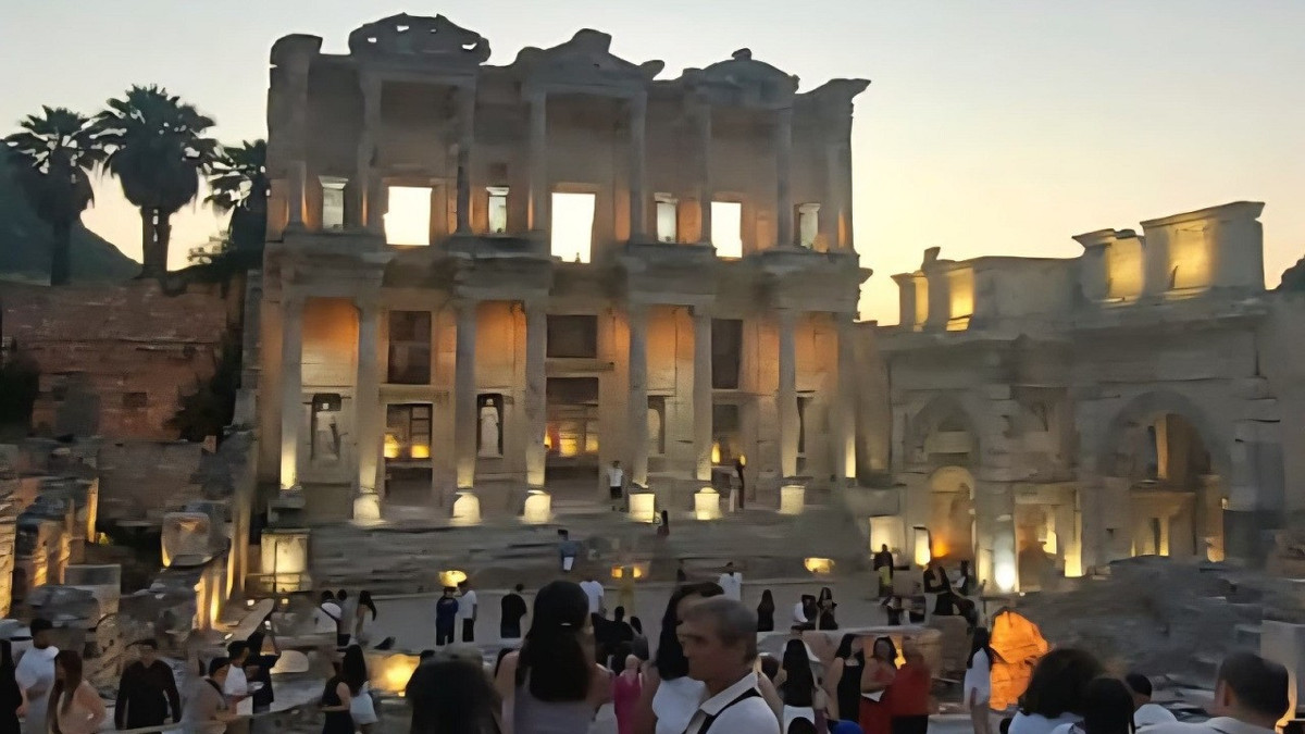 Tatilcilerin bayram tercihi kültürel gezi oldu