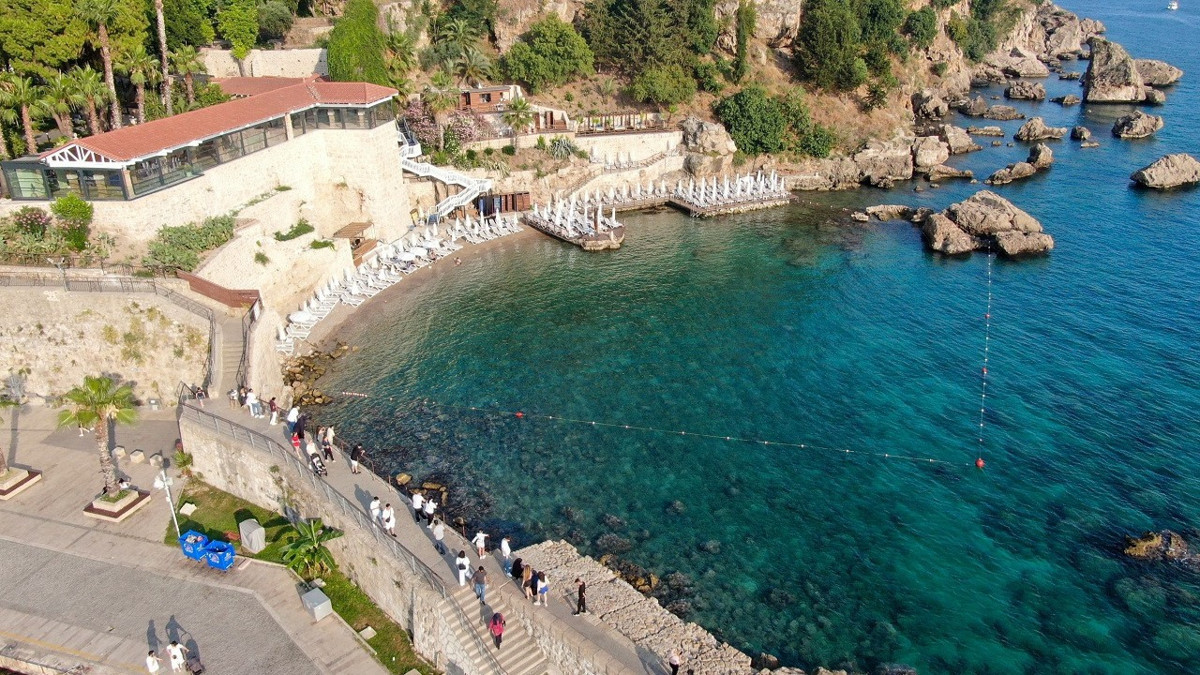 Mermerli Plajı tartışması sürüyor: Antalya Valiliği'nden açıklama geldi
