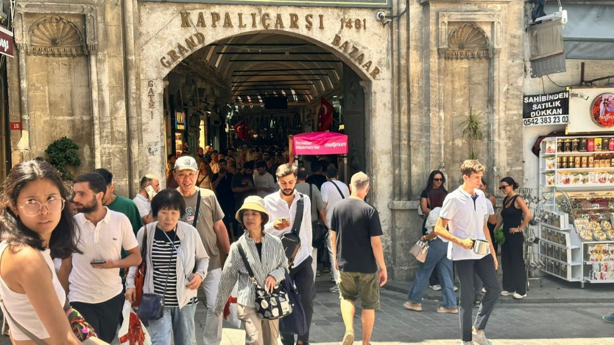 Kapalıçarşı yılın ilk 6 ayında 5 milyon turist ağırladı