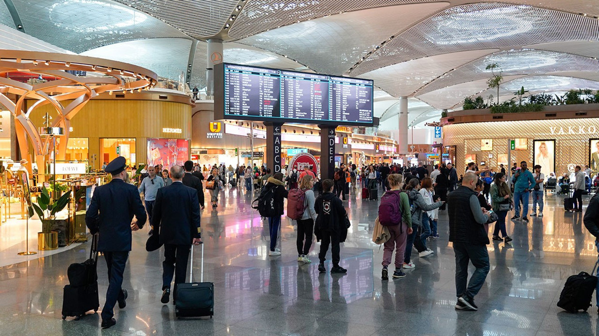 Havalimanlarını 8 ayda 123 milyondan fazla yolcu kullandı