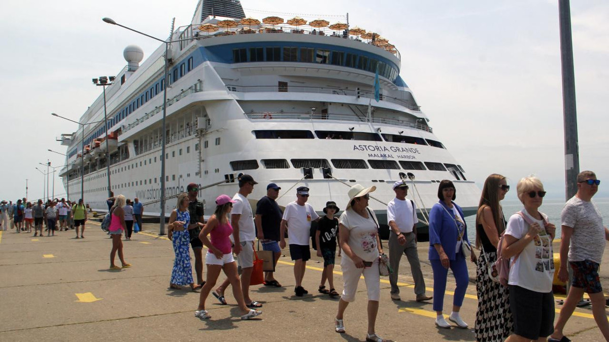 Bodrum'a "Norwegian Jade" kruvaziyeriyle 2 bin 459 yolcu geldi