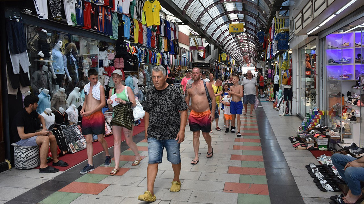 Marmaris'e 550 kişilik turist gemisi geldi