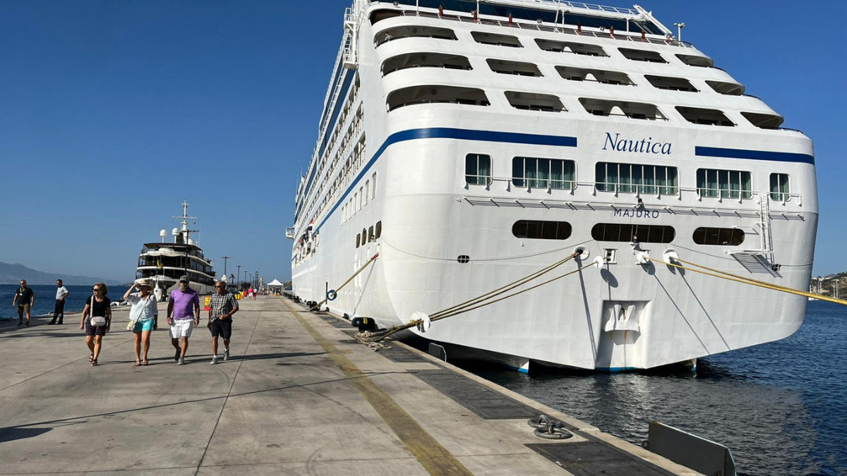 Bodrum'a "Nautica" isimli kruvaziyerle 646 yolcu geldi