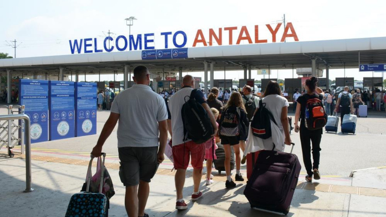 Antalya bayramda 2 milyonun üzerinde yerli turist ağırladı