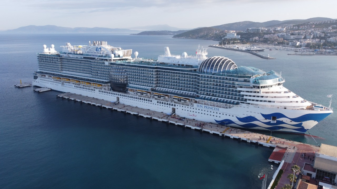 Dünyanın en büyük kruvaziyerlerinden Sun Princess Türkiye'de
