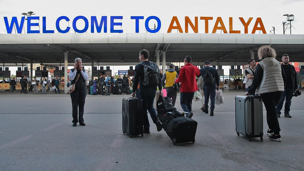 Antalya'dan tüm zamanların en iyi turizm rekoru