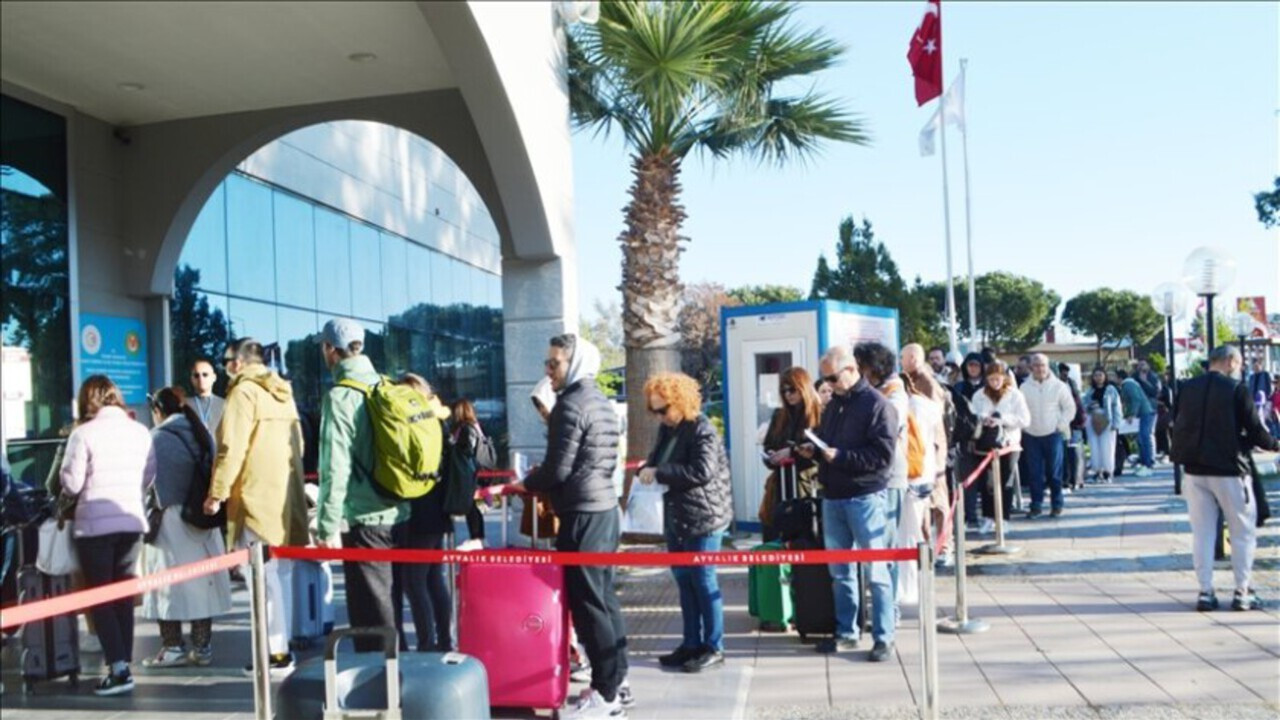 Türkiye ve Yunanistan turizmde işbirliğini artıracak: Protokol imzalandı